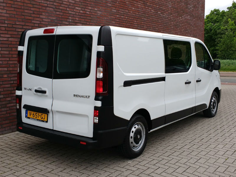 Renault trafic 6 seater shops for